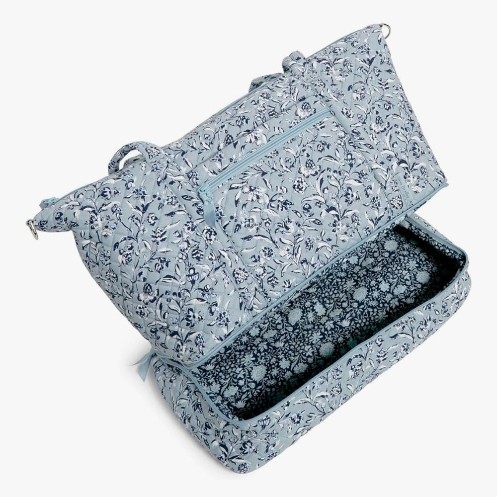 Vera Bradley Light Blue Floral Cotton Deluxe Travel Tote - Picture 4 of 14